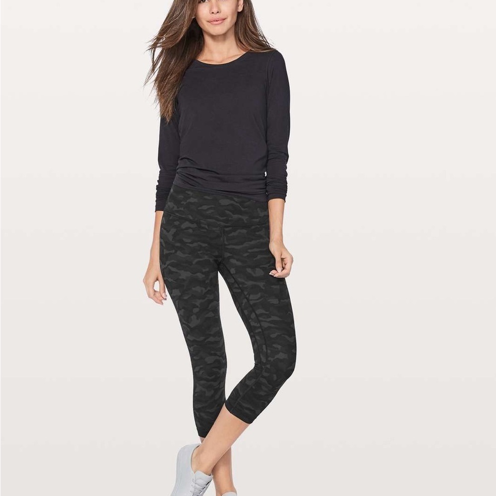Lululemon Align Crop *21"
Sequoia Camo Print Deep Coal Black - Picture 3 of 7